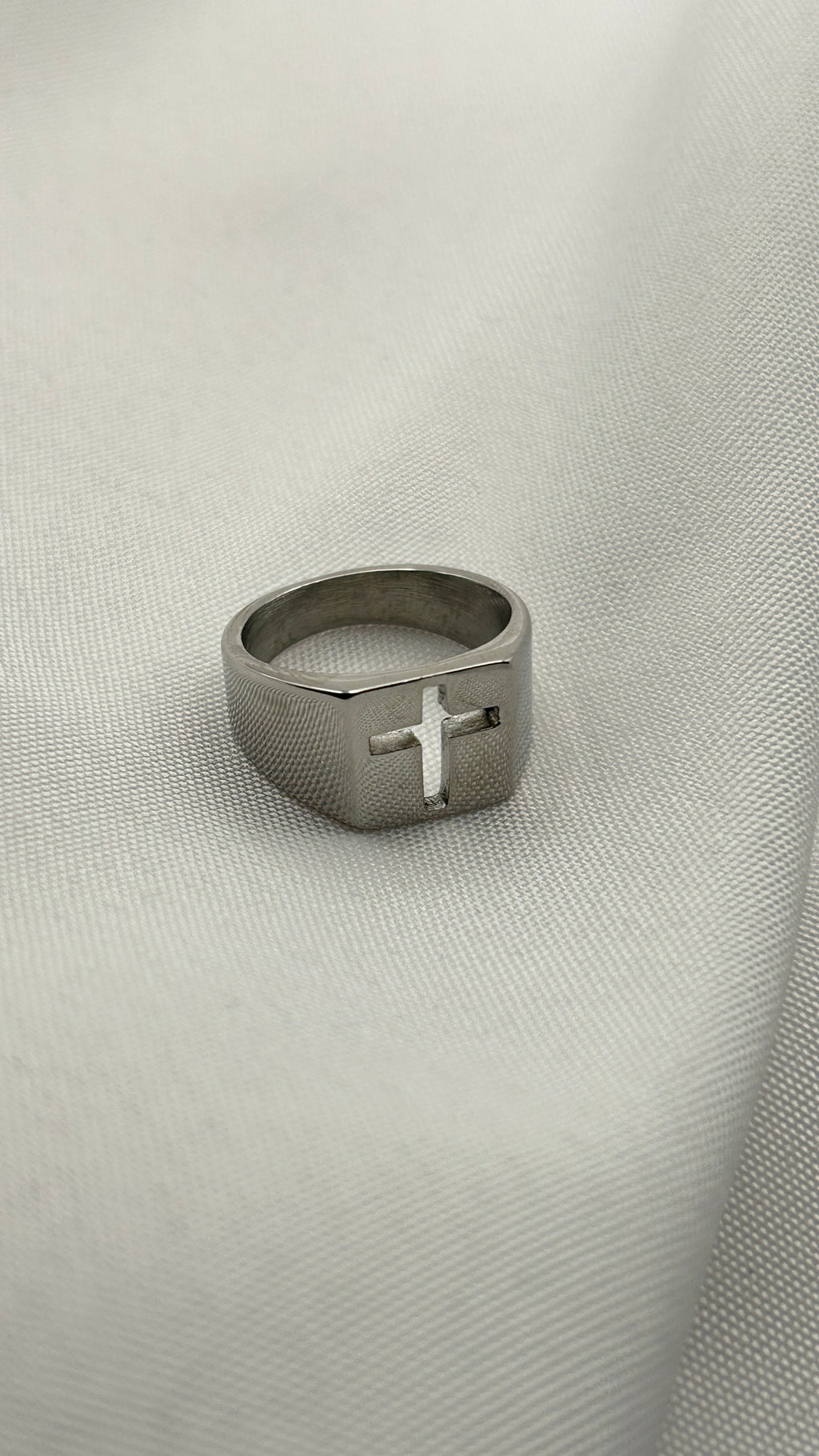 CROSS RING