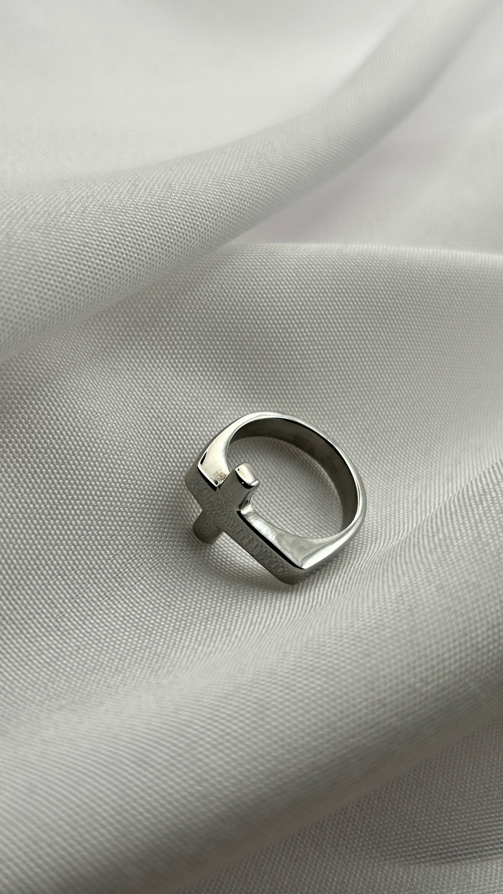 CROSS RING