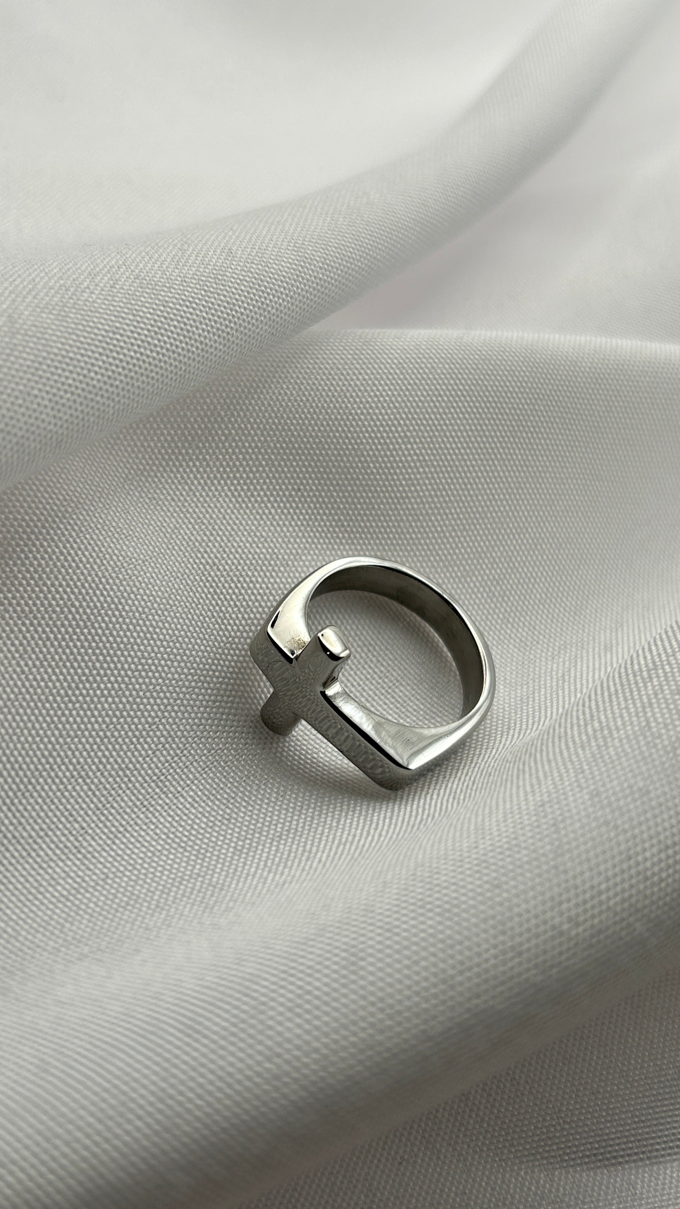 CROSS RING
