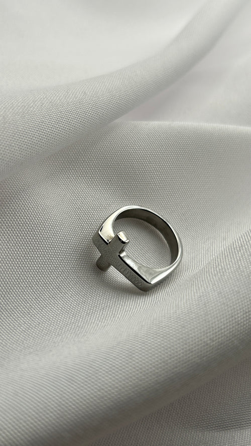 CROSS RING